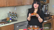 
	Join Kosher food blogger Chanie Apfelbaum in cooking gourmet, Syrian stuffed vegetables, known in Sephardic culture as “Mechsie”.

	To view the recipe on Chanie's blog click here:      http://www.busyinbrooklyn.com/mahshi-meat-rice-stuffed-vegetables/