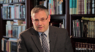 
	In this second segment of the Jewish medical ethics series, Rabbi Edward Reichman, M.D. speaks about recent developments in the field of medical transplantation discussing some of the halachic concerns involving proceduresthat improve lives but are not life-saving.  How should a donor balance his level of risk with his responsibility to “not stand idly by?”.