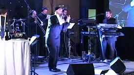 
	This song, "Just One Shabbos" expresses the desire that the entire Jewish people would celebrate one shabbat simultaneously and bring the ultimate redemption. It is sung by Mordechai Ben David at the National Jewish Retreat in Greenwich, CT in August of 2011.

	This concert took place at the 6th annual&nbsp;National Jewish Retreat