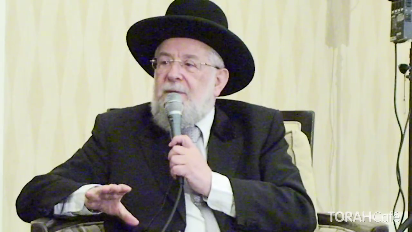 
	Look at the light not the shadows.

	He never agreed to a split amongst Jewish people, "we are all from the same father, we are all one nation," says Chief Rabbi Yisrael Meir Lau in this interview with Rabbi Dovid Eliezrie